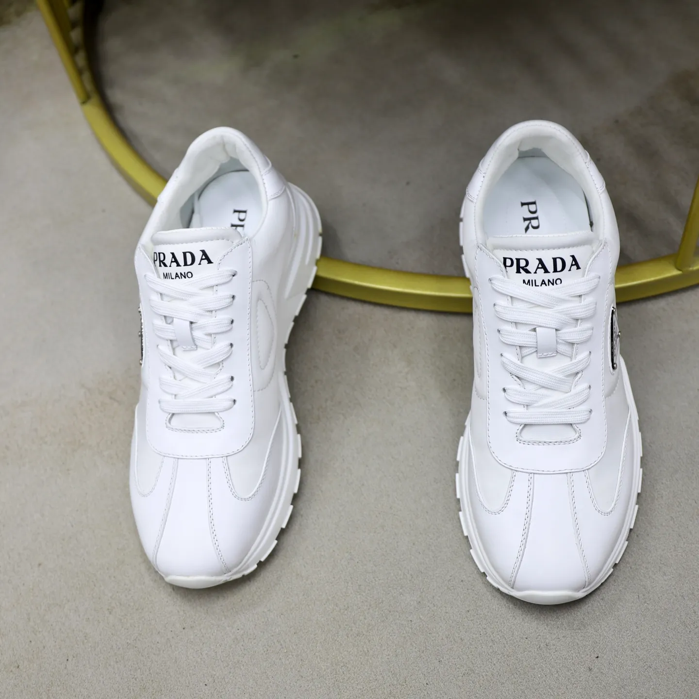 Ex-factory price: 580💰🙅‍♂️🙅‍♂️🙅‍♂️ Brand: PRADA Standard code: 38–44 (45 can be customized) Grade: Same as the official website Material: Original cowhide stitching Comfortable pig and cow lining Light and wear-resistant outsole Style category: Men's fashionable casual shoes and boots Running sneakers Distinguished luxury brand elements Top luxury Color: actual picture color